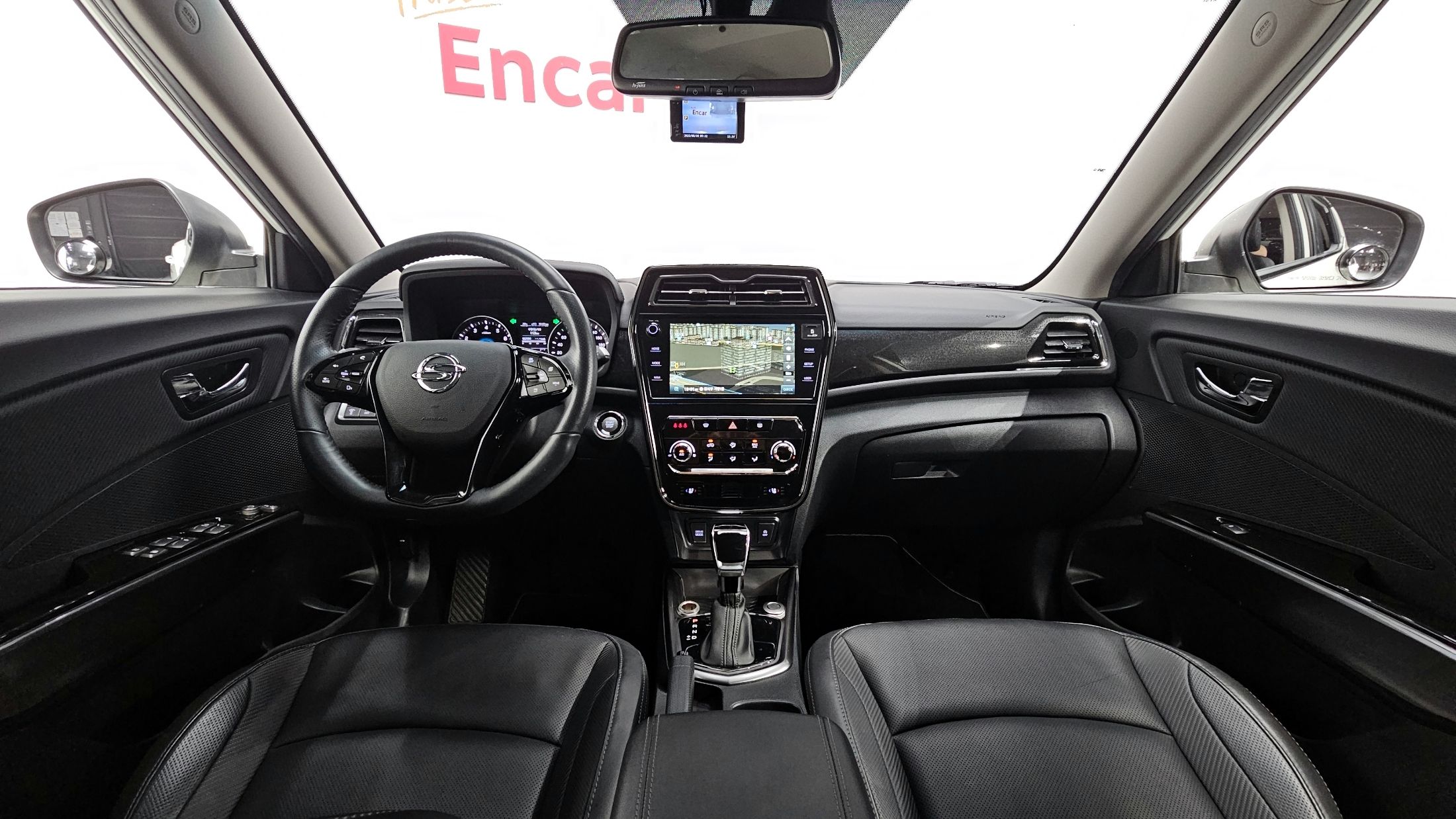 SSANGYONG TIVOLI VERY NEW 2022