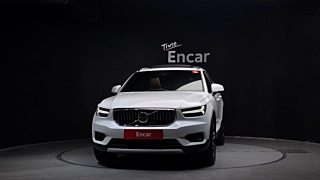 VOLVO XC40 2021