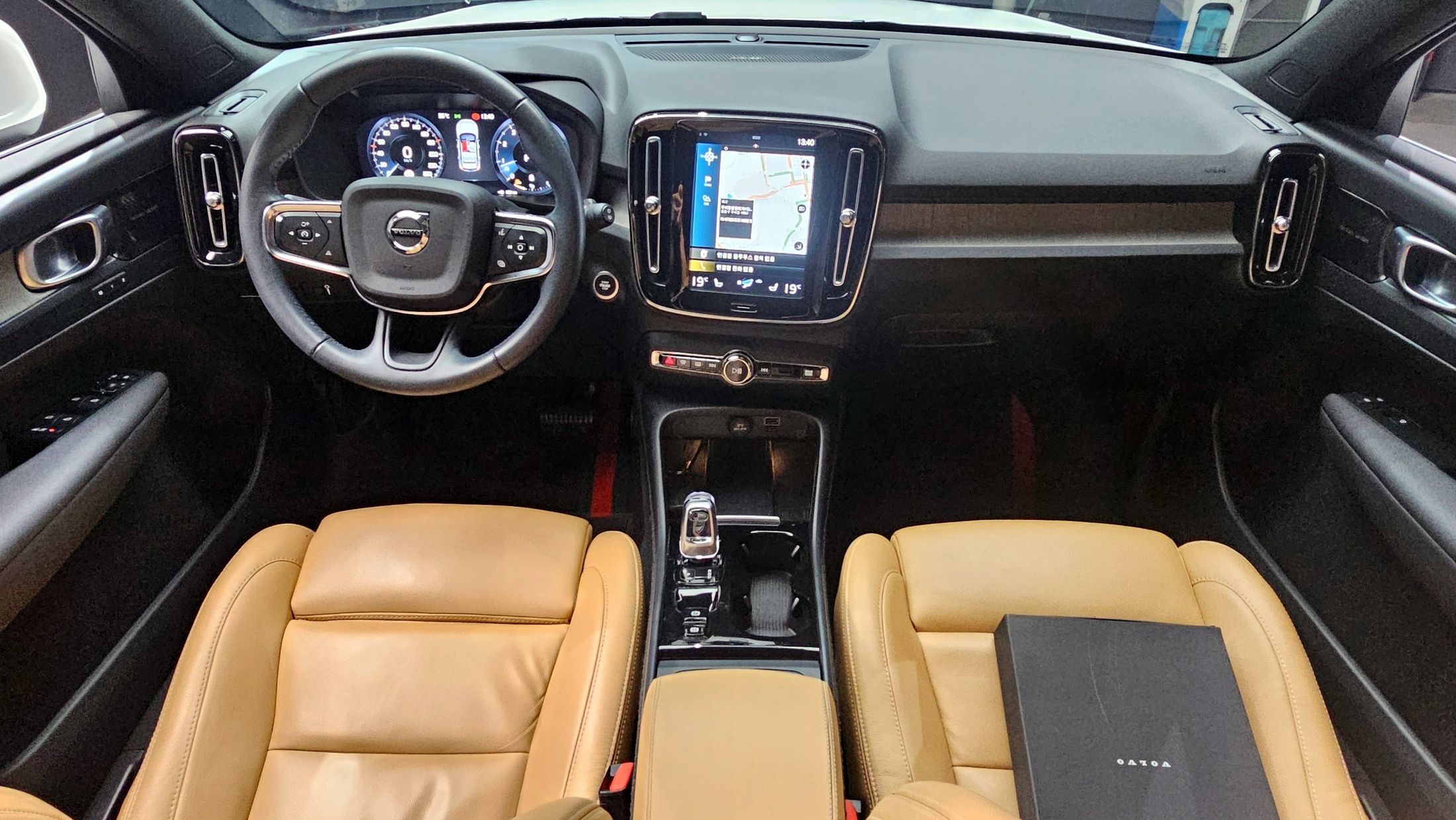 VOLVO XC40 2021