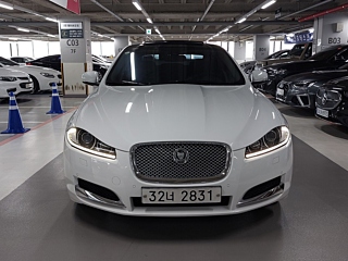 JAGUAR XF 2012