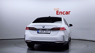 BMW 5-SERIES G60 2025