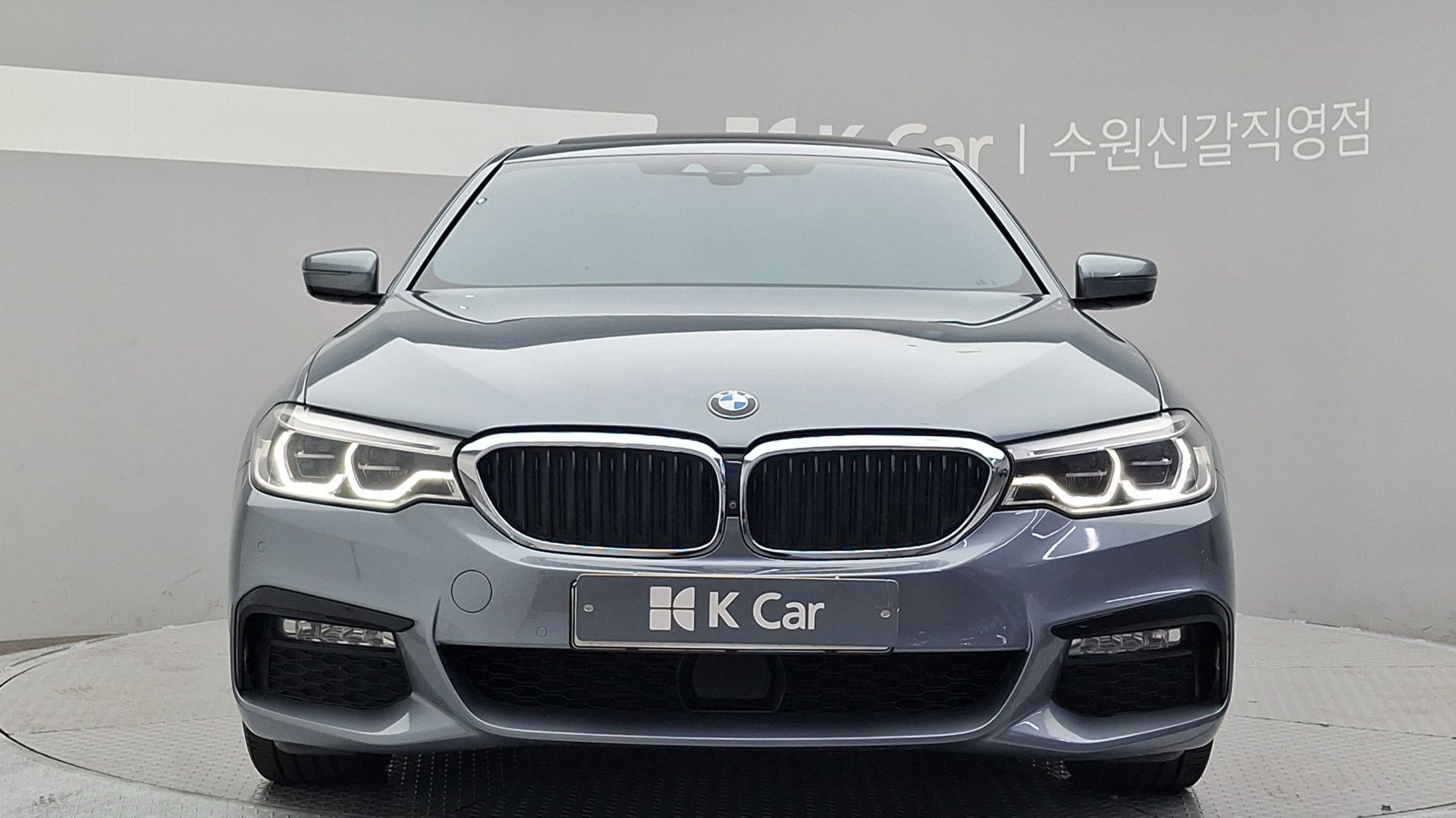 BMW 5-SERIES G30 2017