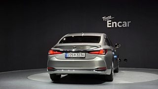 LEXUS ES300H 2024