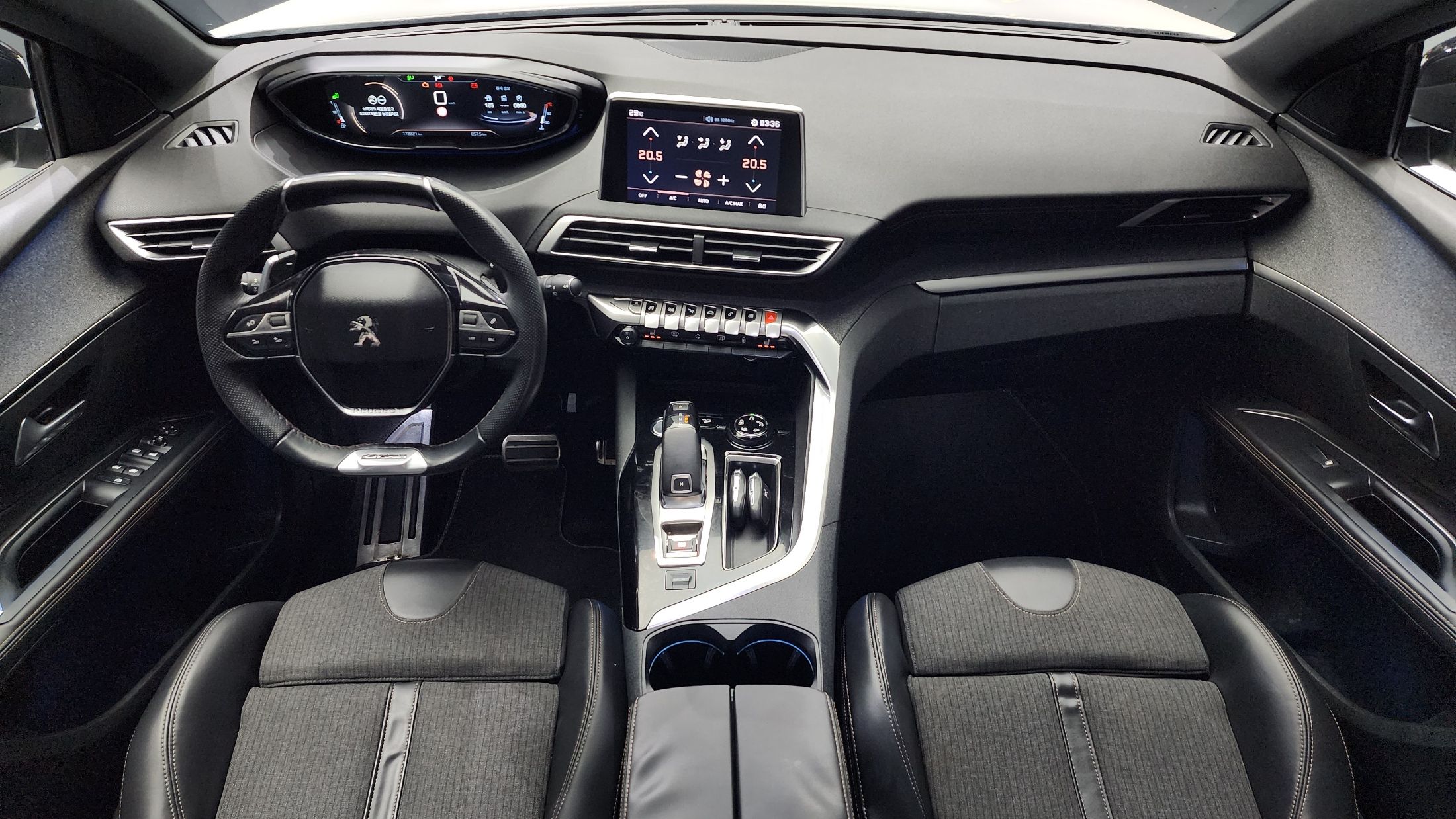 PEUGEOT 5008 2018