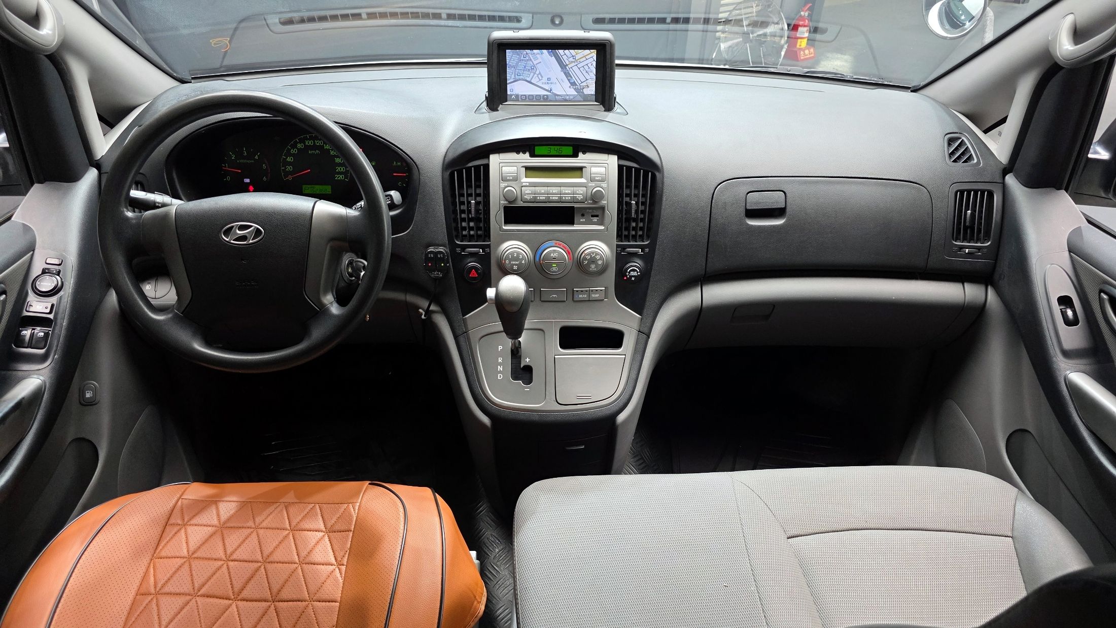 HYUNDAI STAREX GRAND 2011
