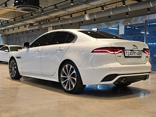 Заказать JAGUAR XE