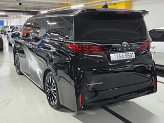 TOYOTA ALPHARD 2024
