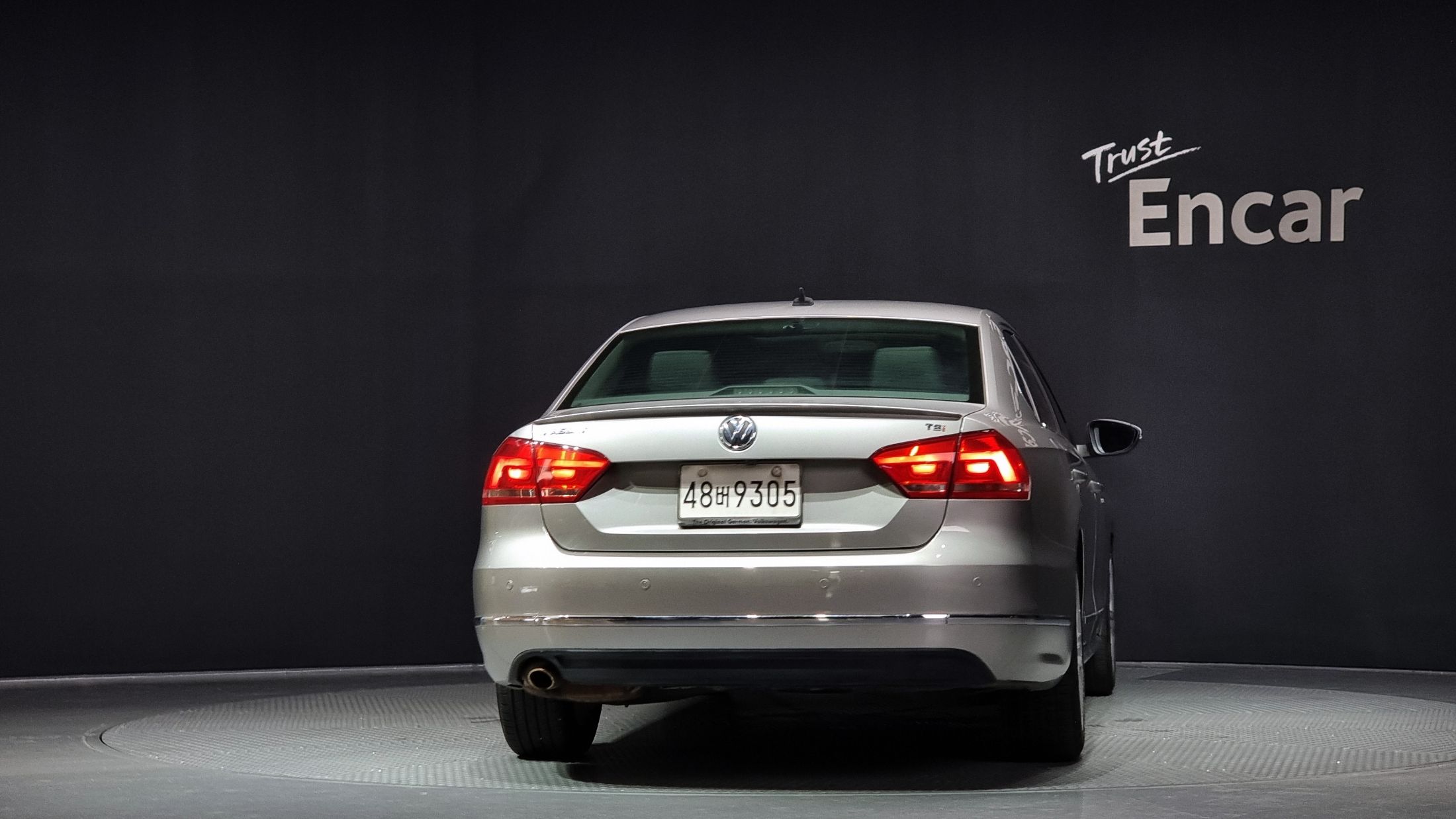 VOLKSWAGEN PASSAT 2014