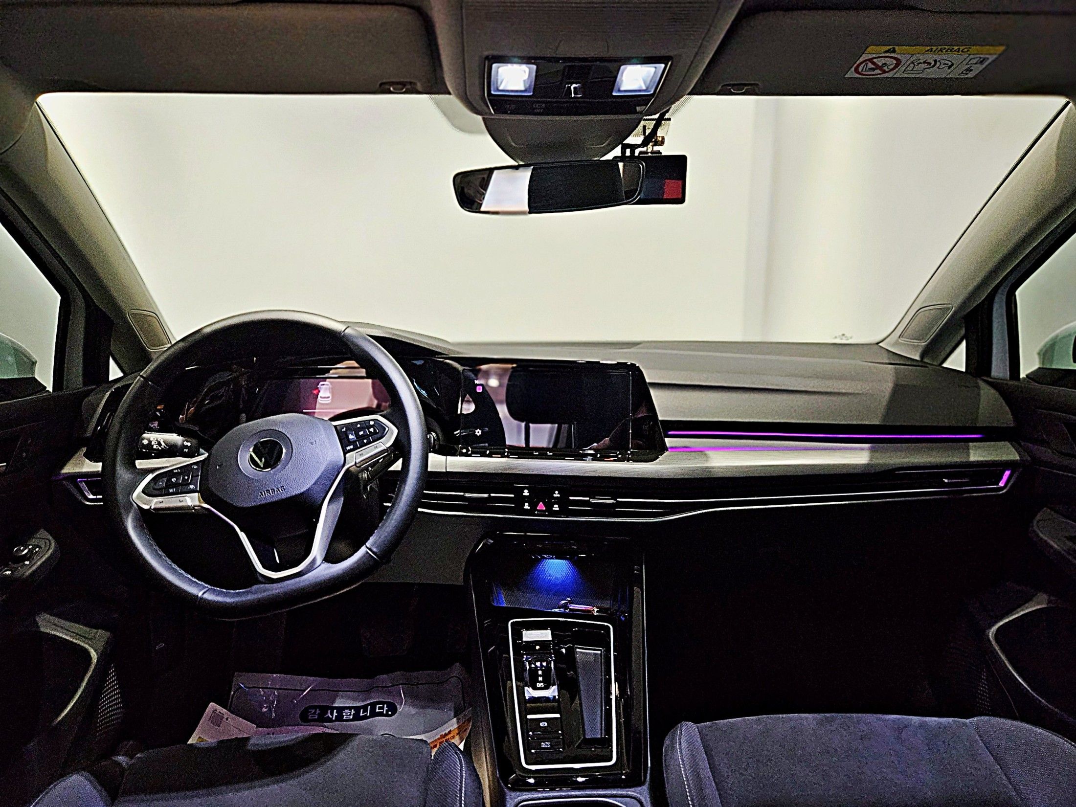 VOLKSWAGEN GOLF 2023