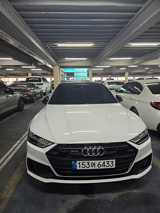 AUDI A7 4K 2022