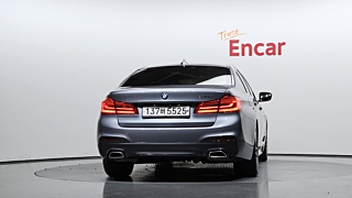 BMW 5-SERIES G30 2019