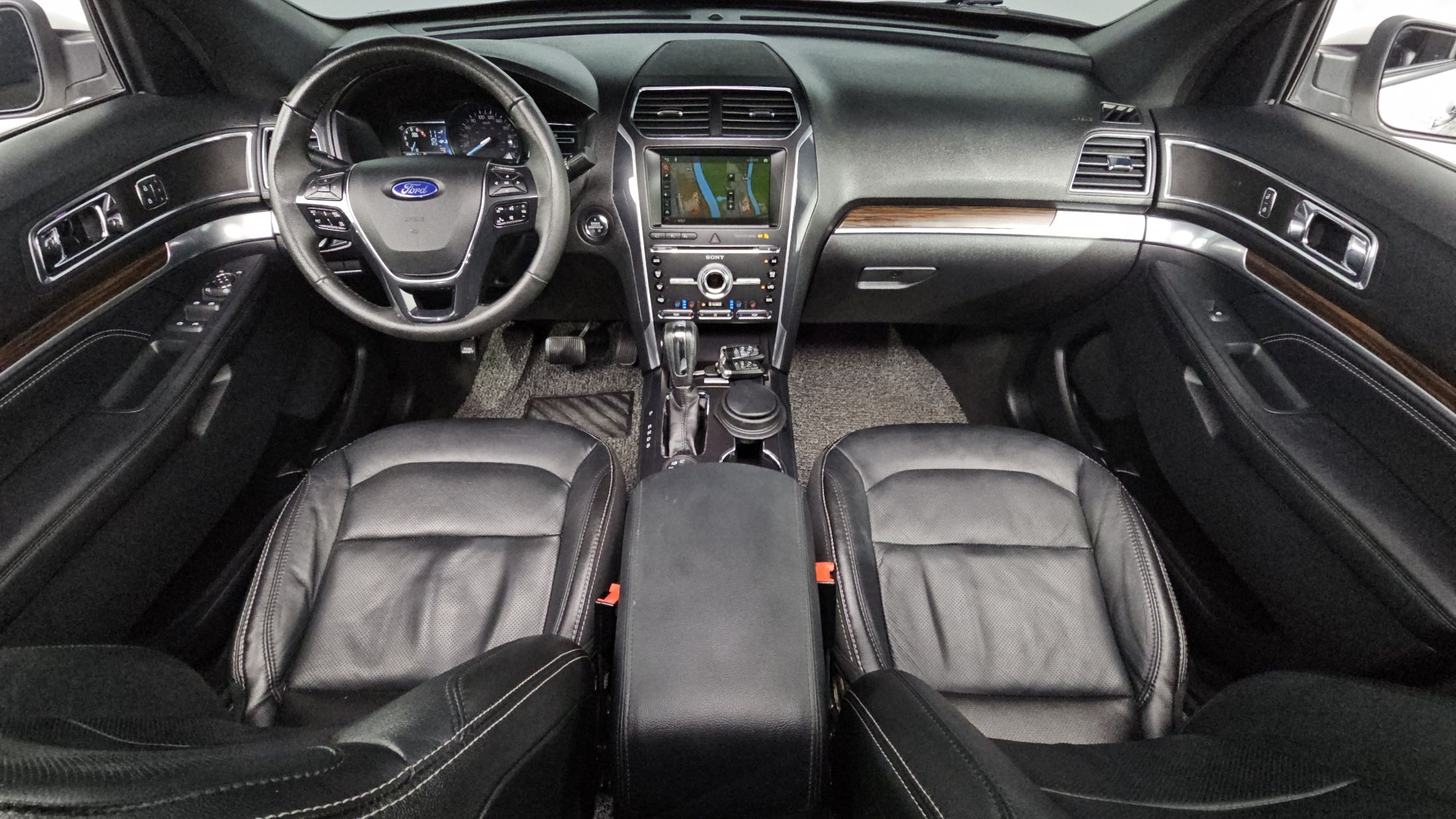 FORD EXPLORER 2018