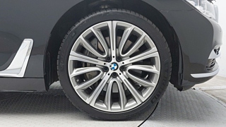 BMW 7-SERIES G11 2018