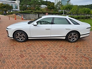 HYUNDAI GRANDEUR HYBRID GN7 2023