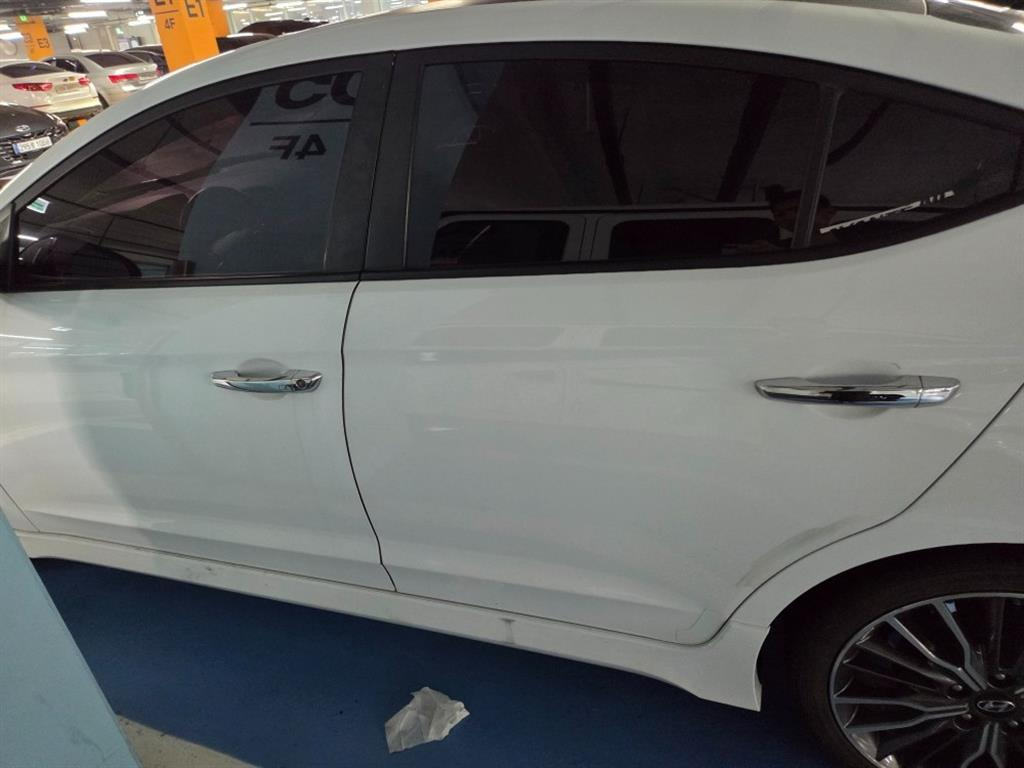 HYUNDAI AVANTE AD 2018