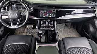 AUDI Q8 4M 2021