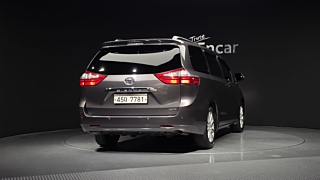 TOYOTA SIENNA 2017