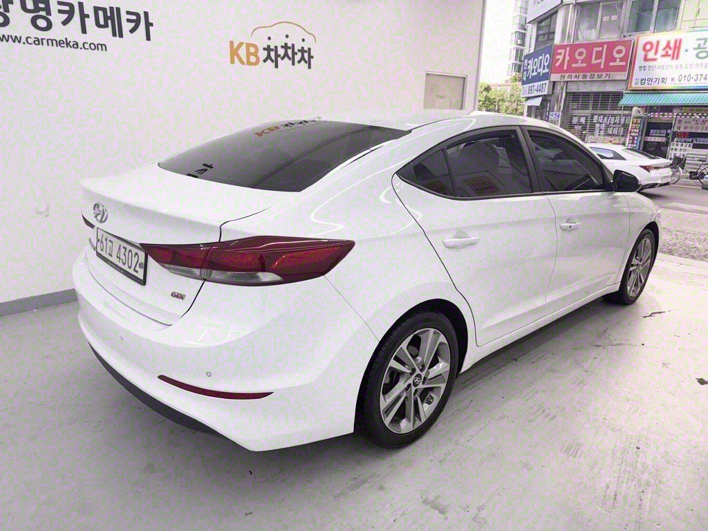 HYUNDAI AVANTE AD 2017