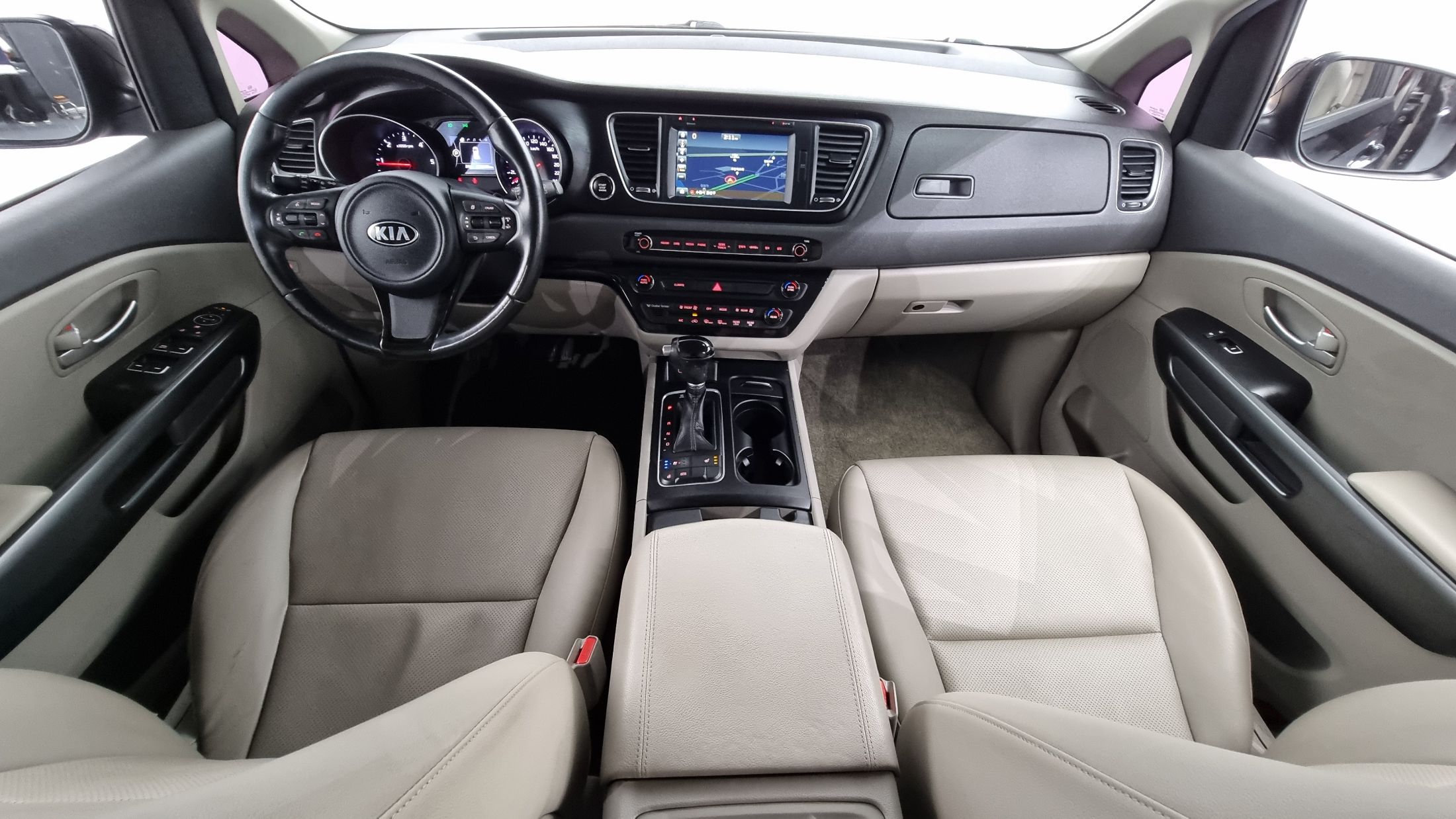 KIA CARNIVAL 2015