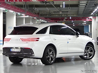 GENESIS GV70 2025