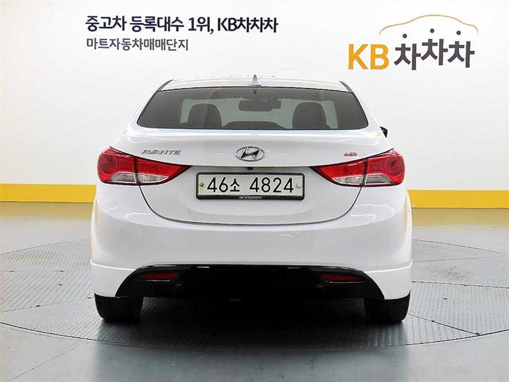 HYUNDAI AVANTE MD 2013