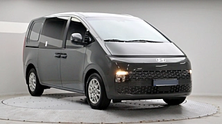 HYUNDAI STARIA 2025