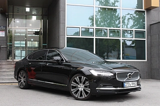 VOLVO S90 2023