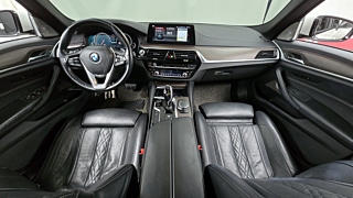 BMW 5-SERIES G30 2017