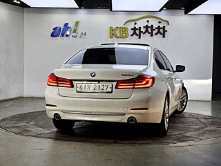 BMW 5-SERIES G30 2018