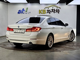 BMW 5-SERIES G30 2018