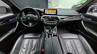 BMW 5-SERIES G30 2019