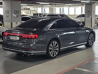 AUDI A8 D5 2021