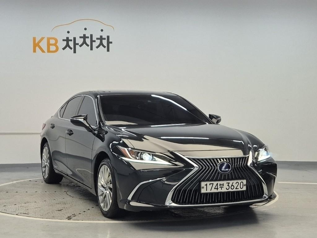 LEXUS ES300H 2020