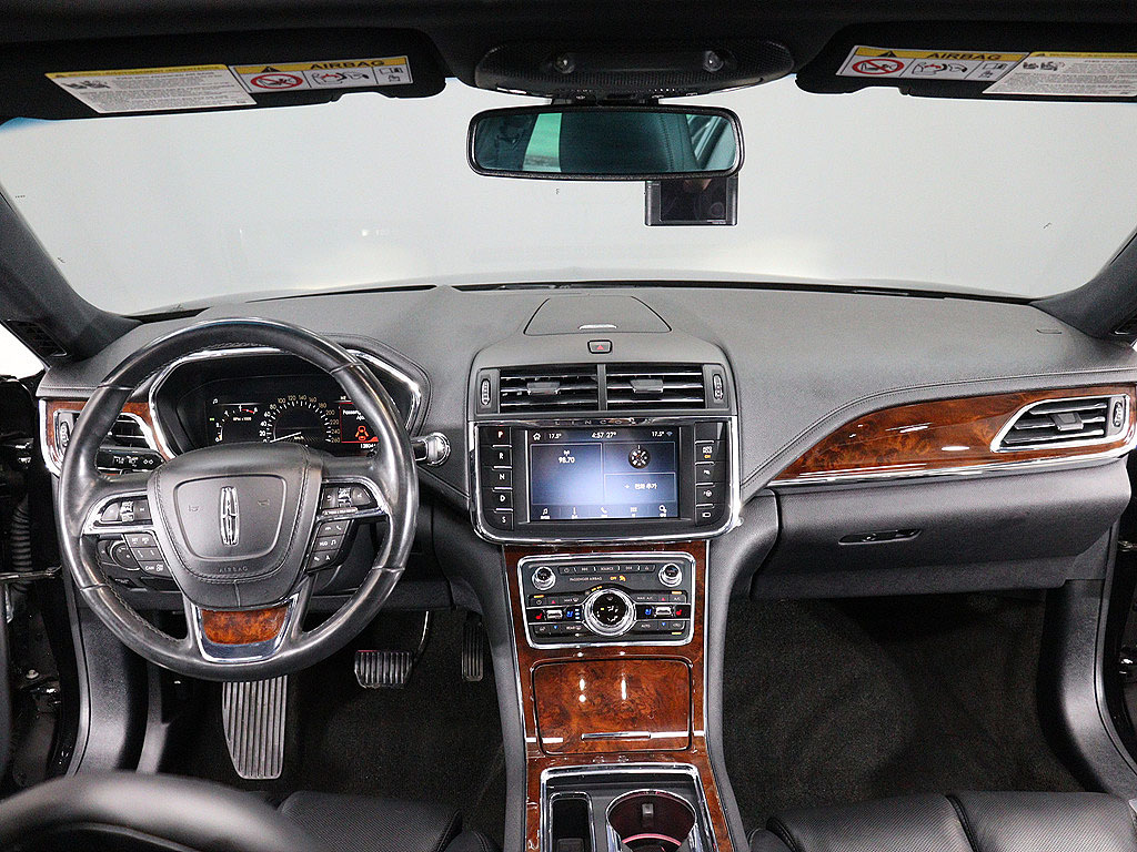 LINCOLN CONTINENTAL 2020