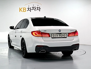 BMW 5-SERIES G30 2017