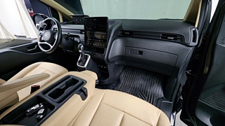 HYUNDAI STARIA 2023