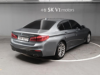 BMW 5-SERIES G30 2017