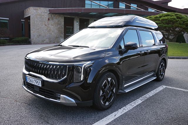 KIA CARNIVAL 2025