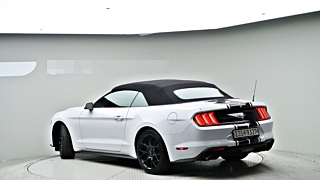FORD MUSTANG 2020