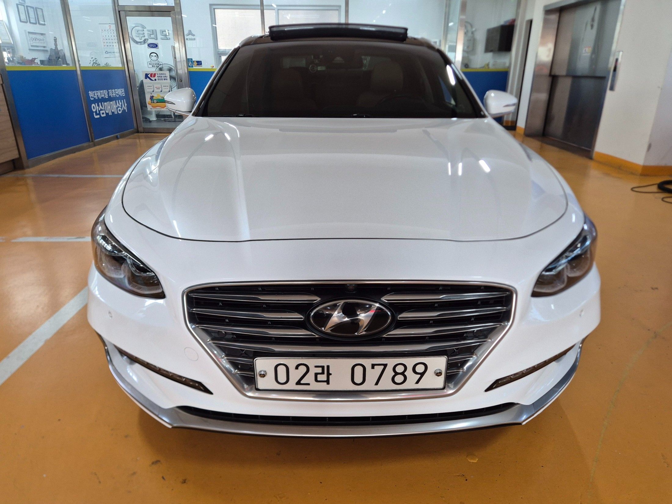 HYUNDAI GRANDEUR IG 2016