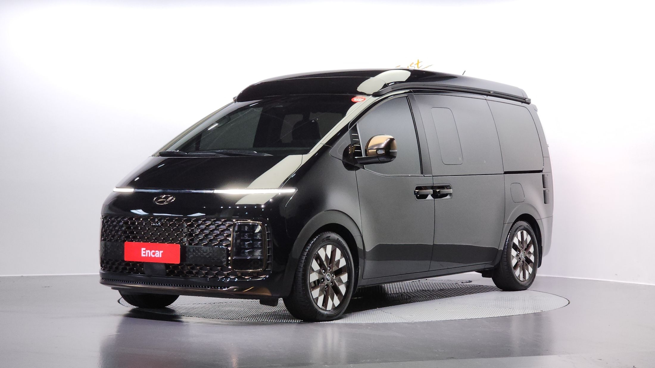 HYUNDAI STARIA 2022