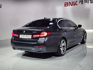 BMW 5-SERIES G30 2020