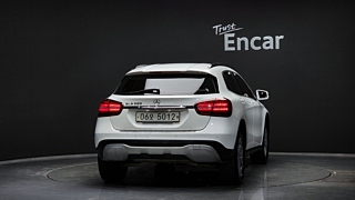 MERCEDES BENZ GLA-CLASS X156 2019