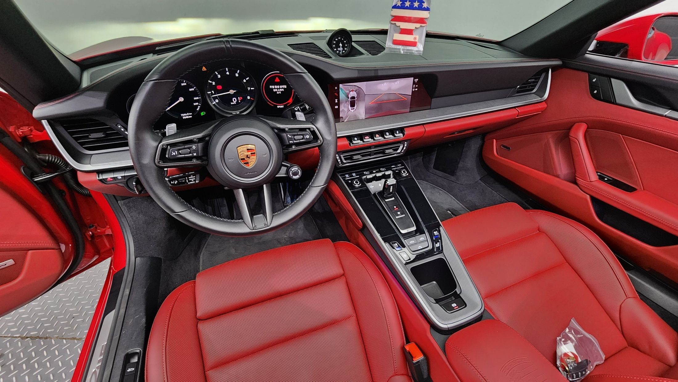 PORSCHE 911 992