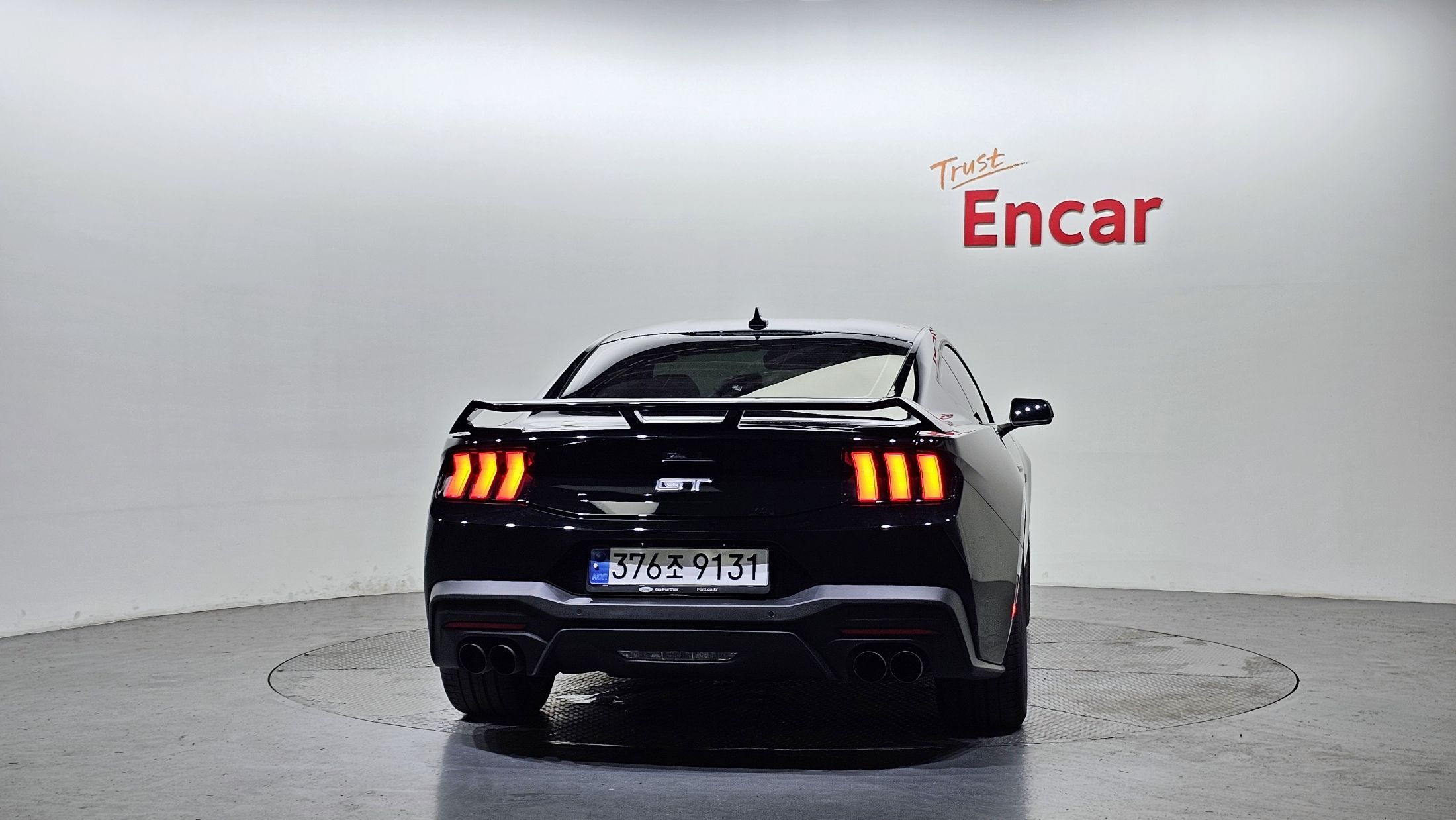 FORD MUSTANG