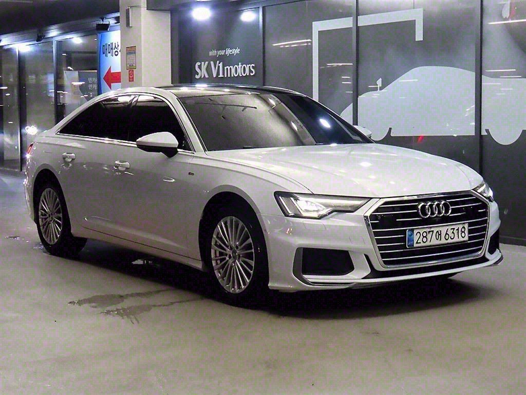 AUDI A6 C8