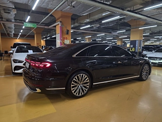 AUDI A8 D5 2023