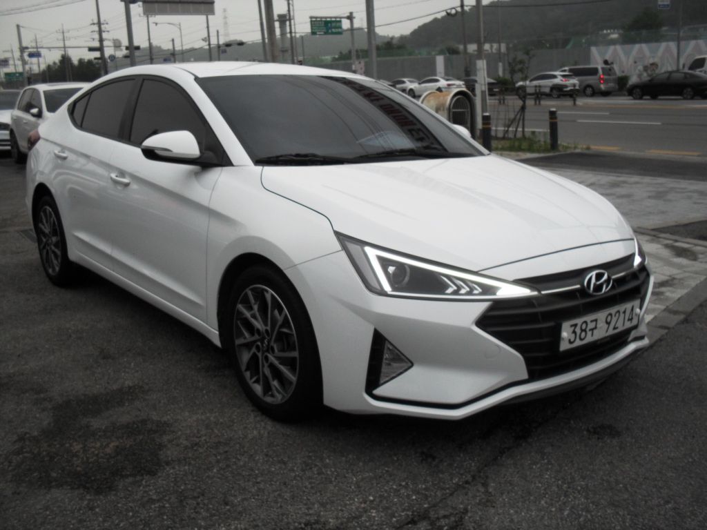 HYUNDAI AVANTE AD