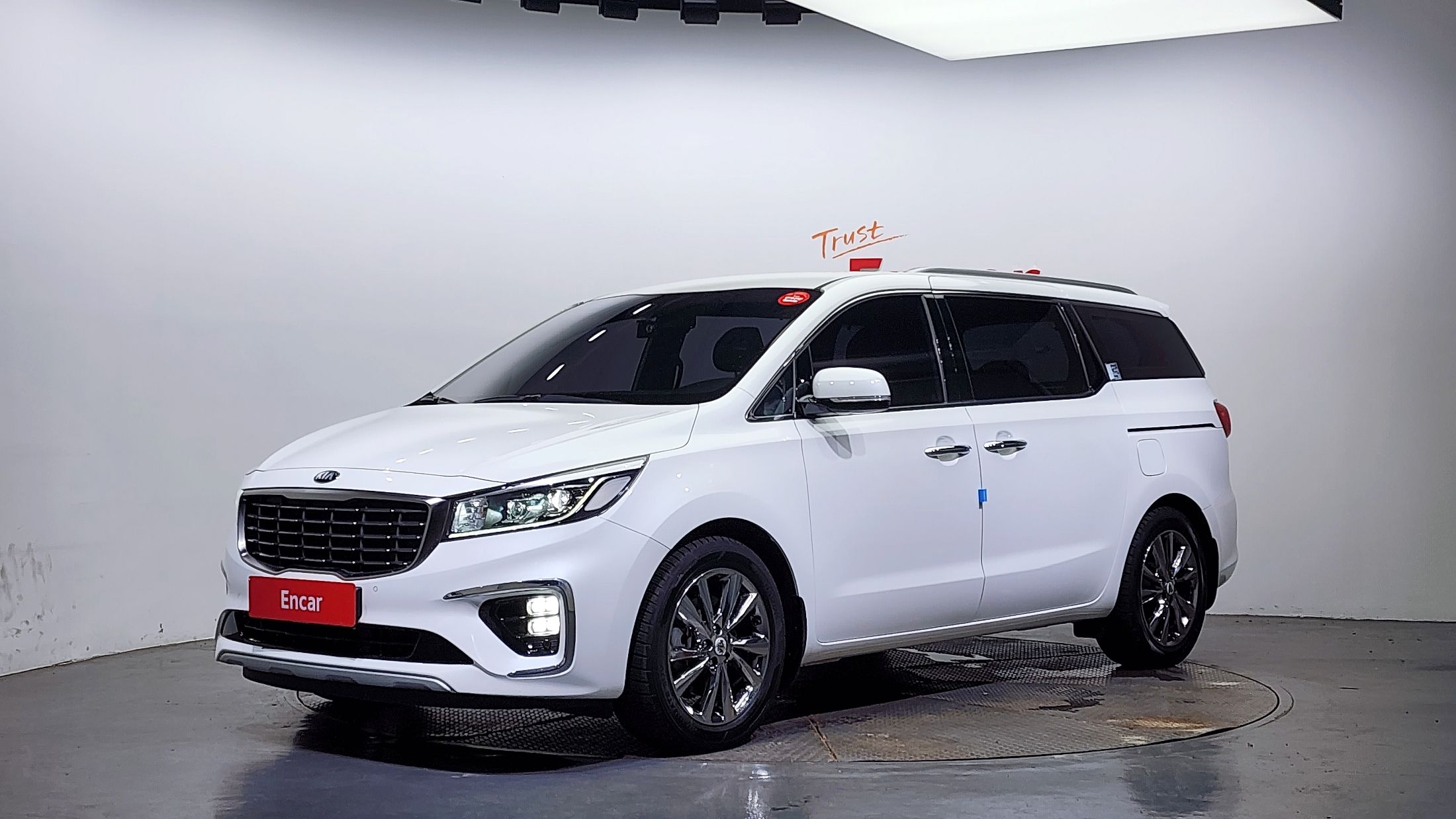 KIA CARNIVAL 2018