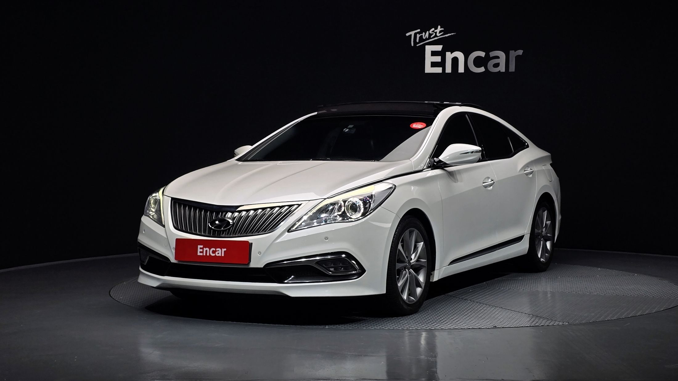 HYUNDAI GRANDEUR HG 2015